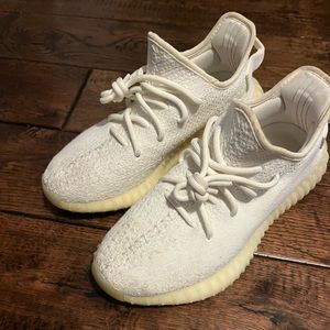 Size 6 Yeezy boost 350 off white
